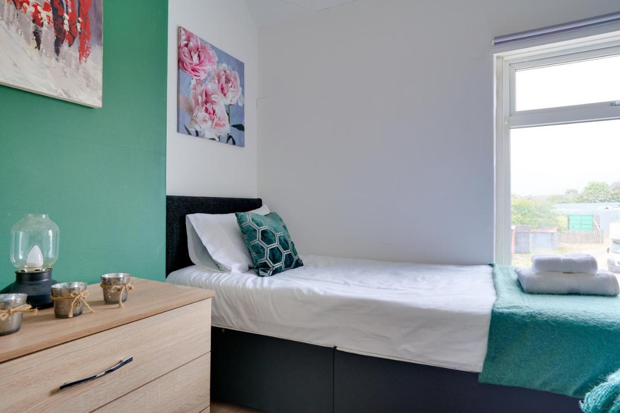 Modern And Spacious 3-Bedroom House - Free Parking, Fast Wi-Fi, Ideal For Up To 7 Guests Houghton-le-Spring Dış mekan fotoğraf
